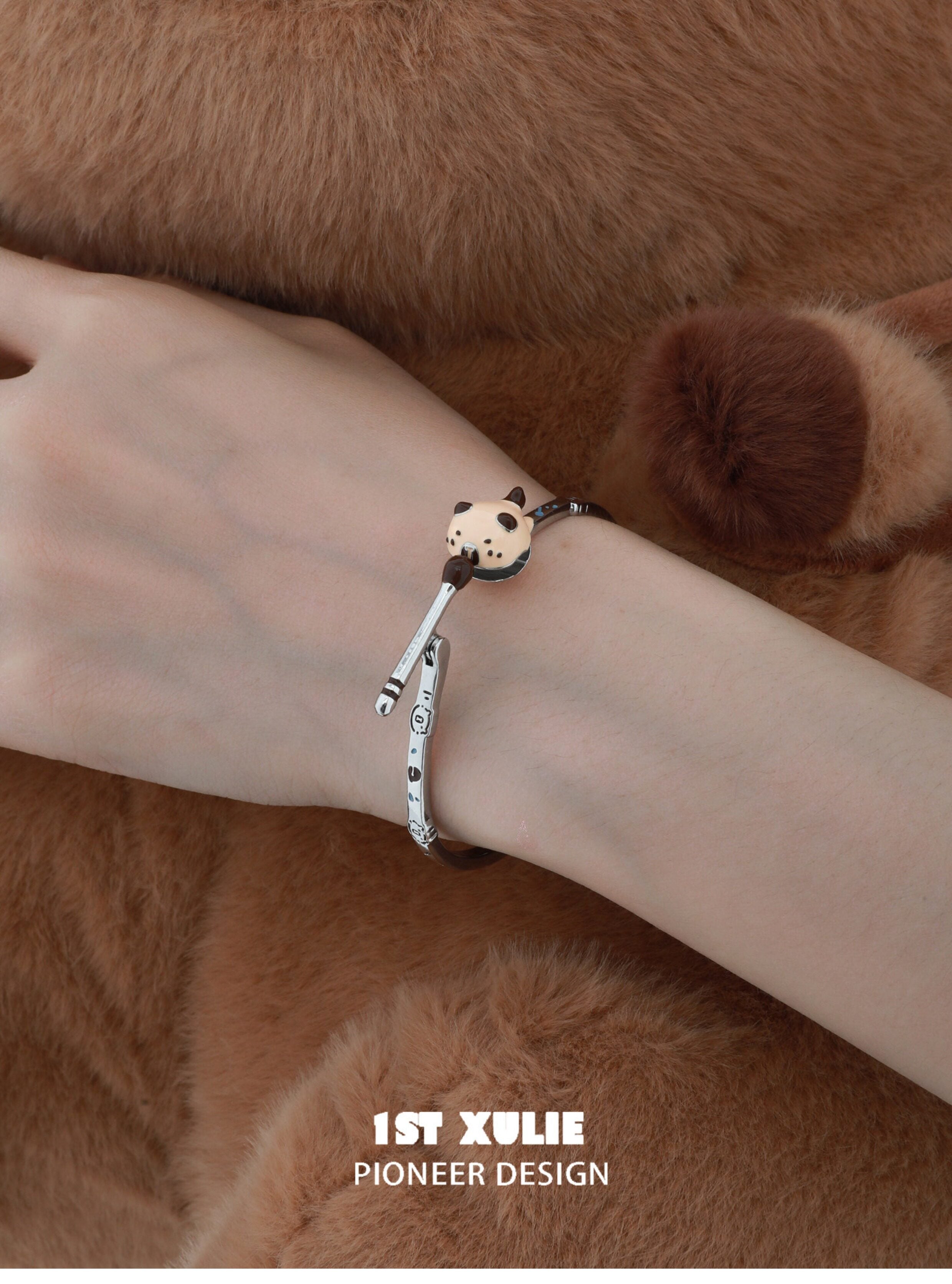 1STXULIE Superior Niche Capybara Bracelet T5839