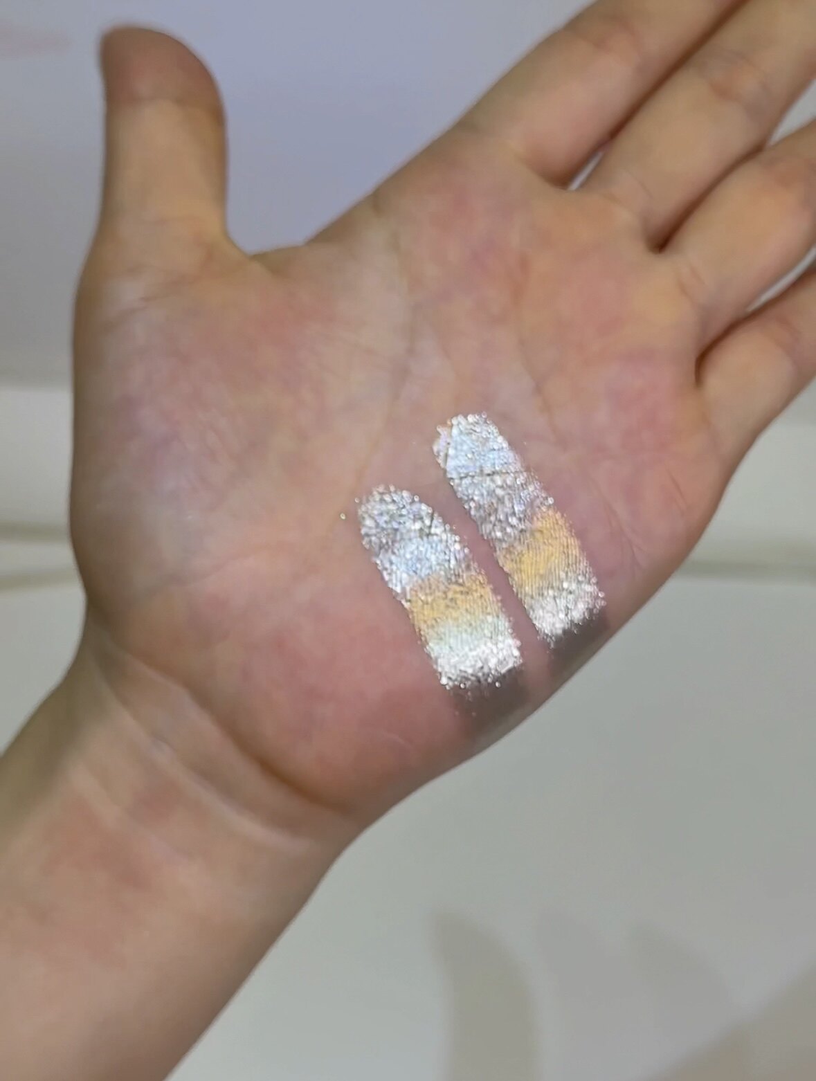 Cold N Wild Optical Mirror Diamond Shimmer Eyeshadow #Y01 Cool Silver T5993