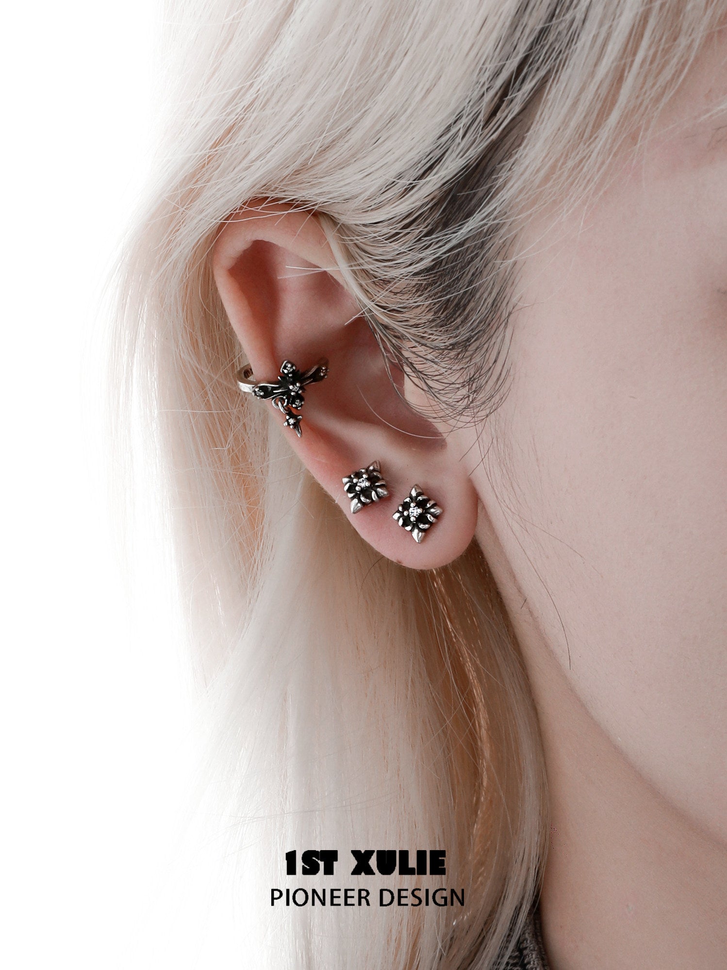 1STXULIE Superior Niche Iris Collection Gothic Retro Clip-on Earring T5887