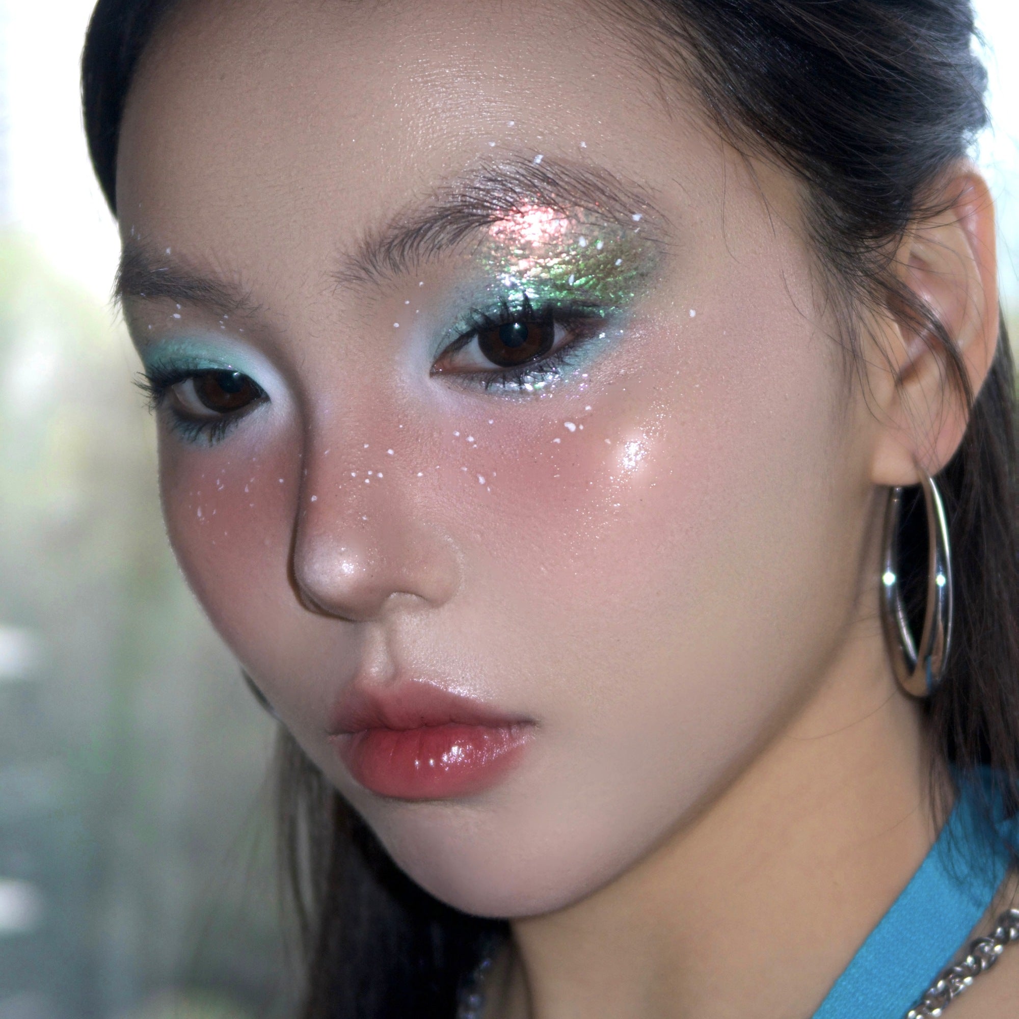 CHARMACY Light Change Flakes Gel Chameleon Eyeshadow T4530