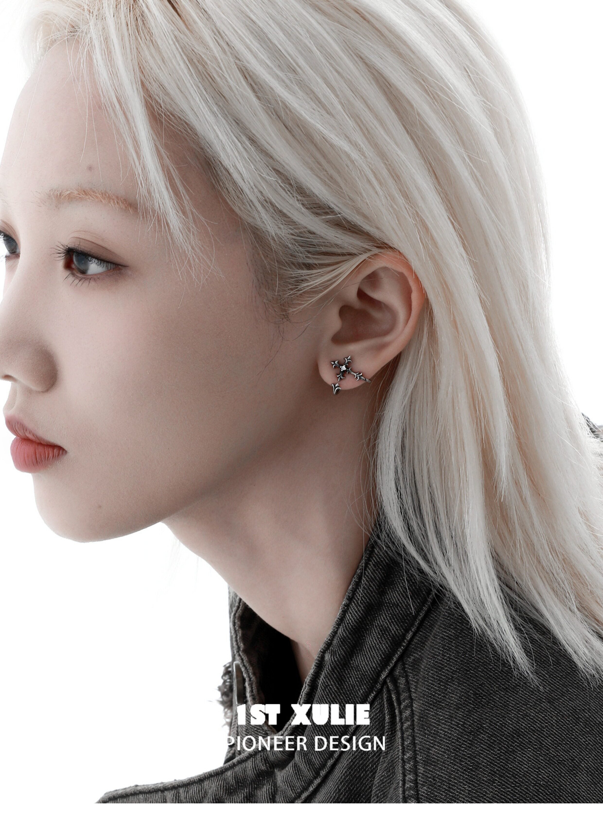 1STXULIE Superior Niche Iris Collection Cross Stud Earrings T5894