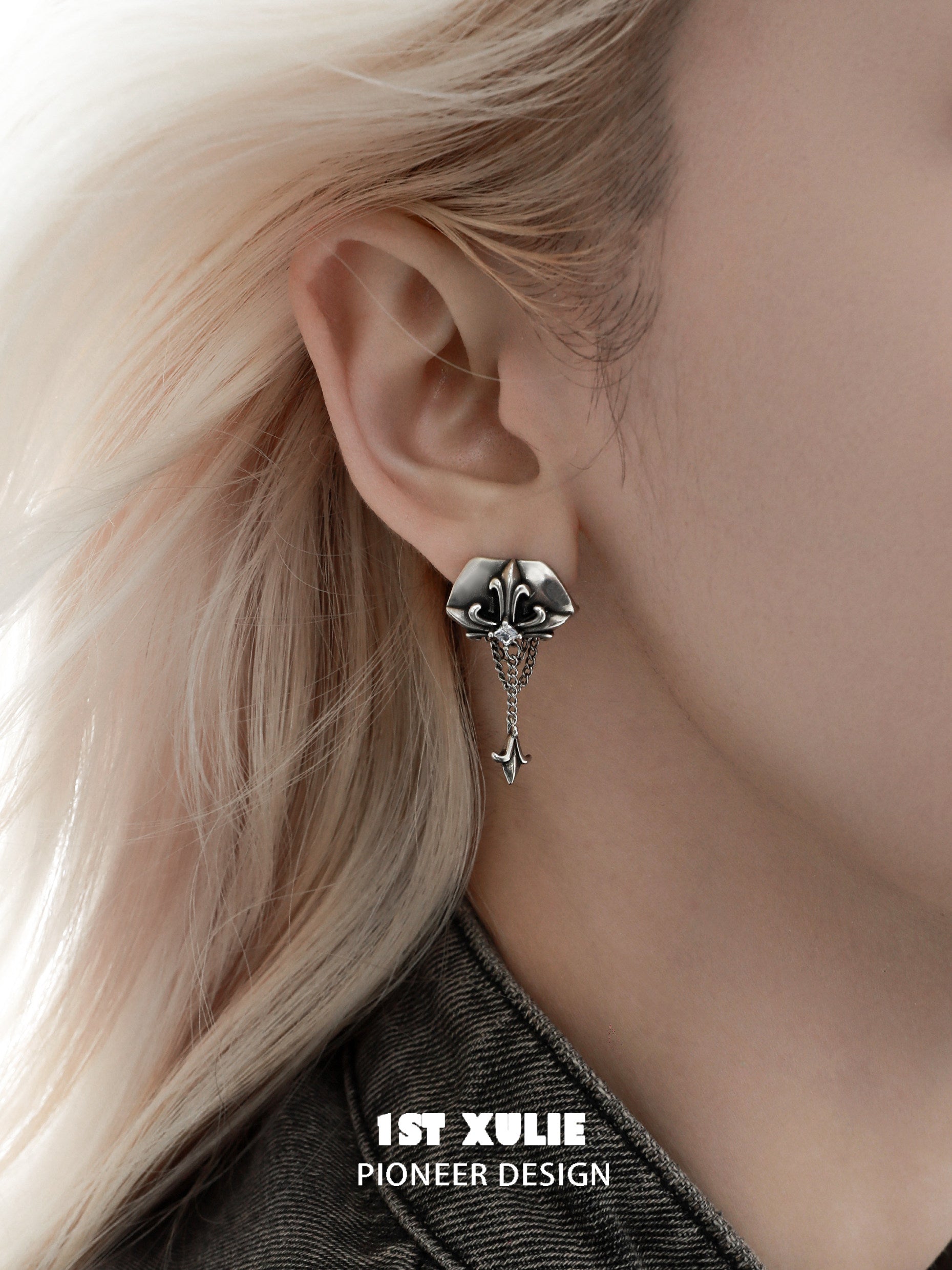 1STXULIE Superior Niche Iris Collection Gothic Retro Stud Earrings T5881