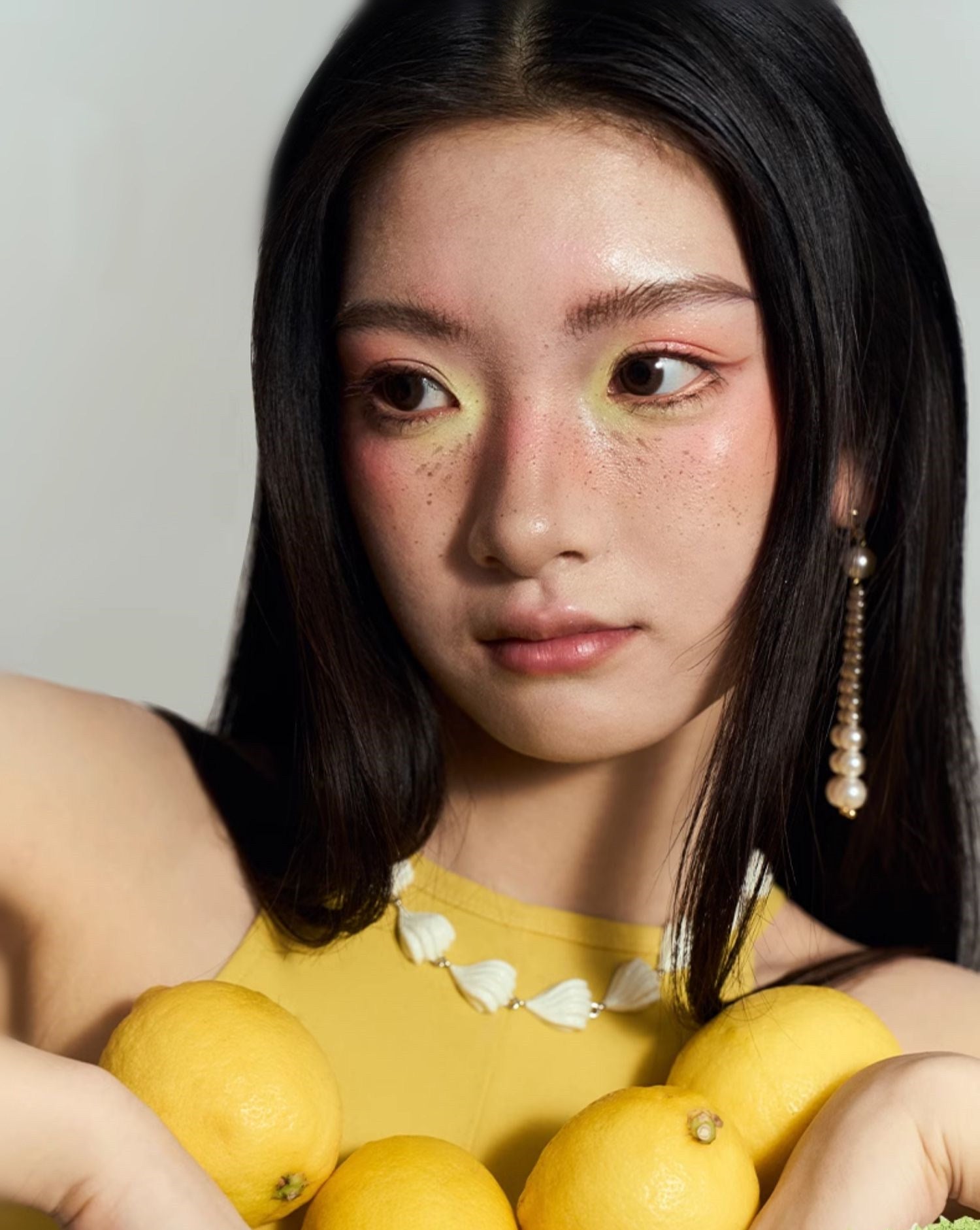 QianYan Lime Cheese 16-Color Eyeshadow Palette T4349