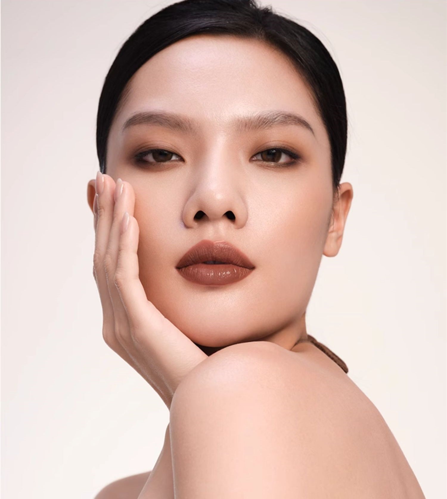 TAASHEE Lock Color nærende satin læbestift T4249