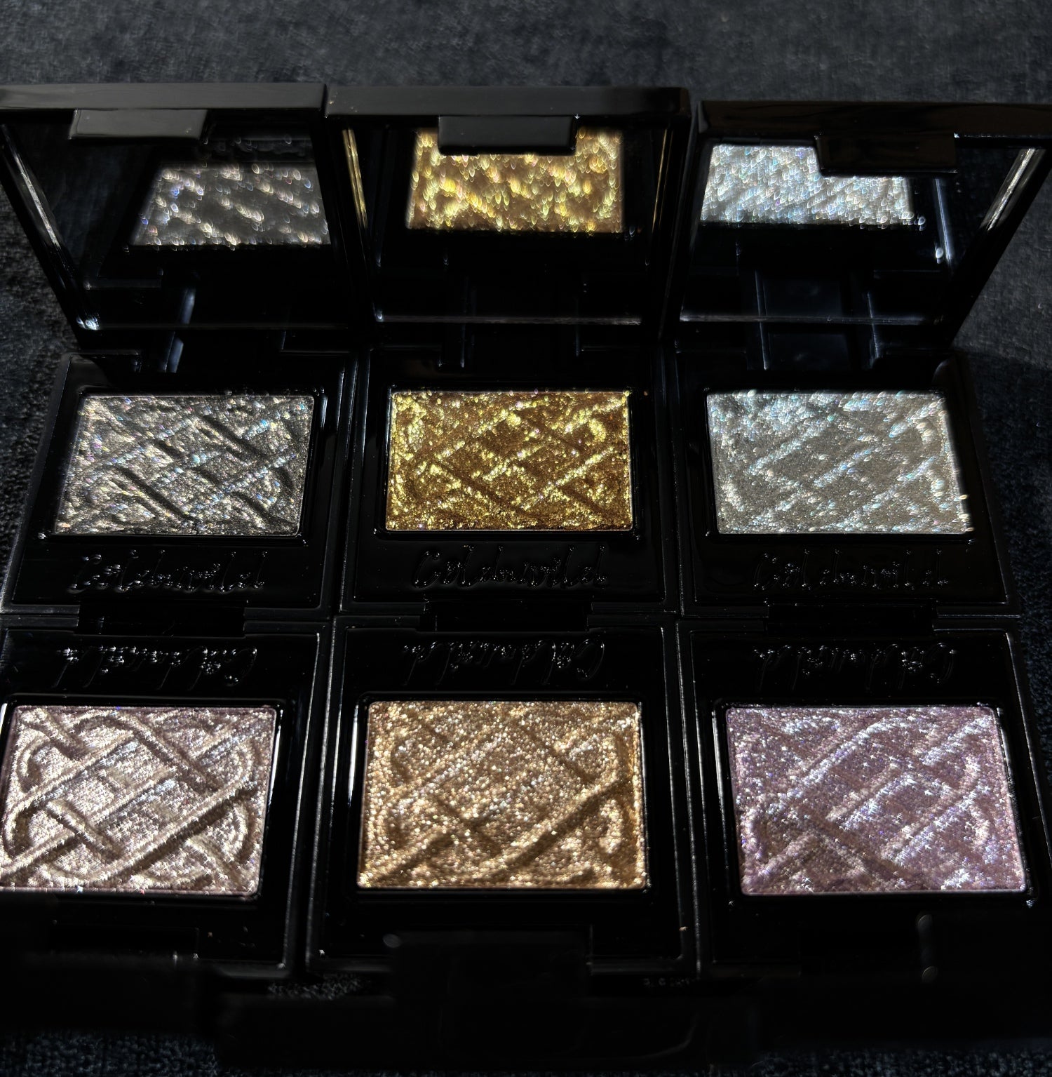 Cold N Wild Metallic Pearlescent Shimmer Eyeshadow #P01 Dusk Mountain T5221