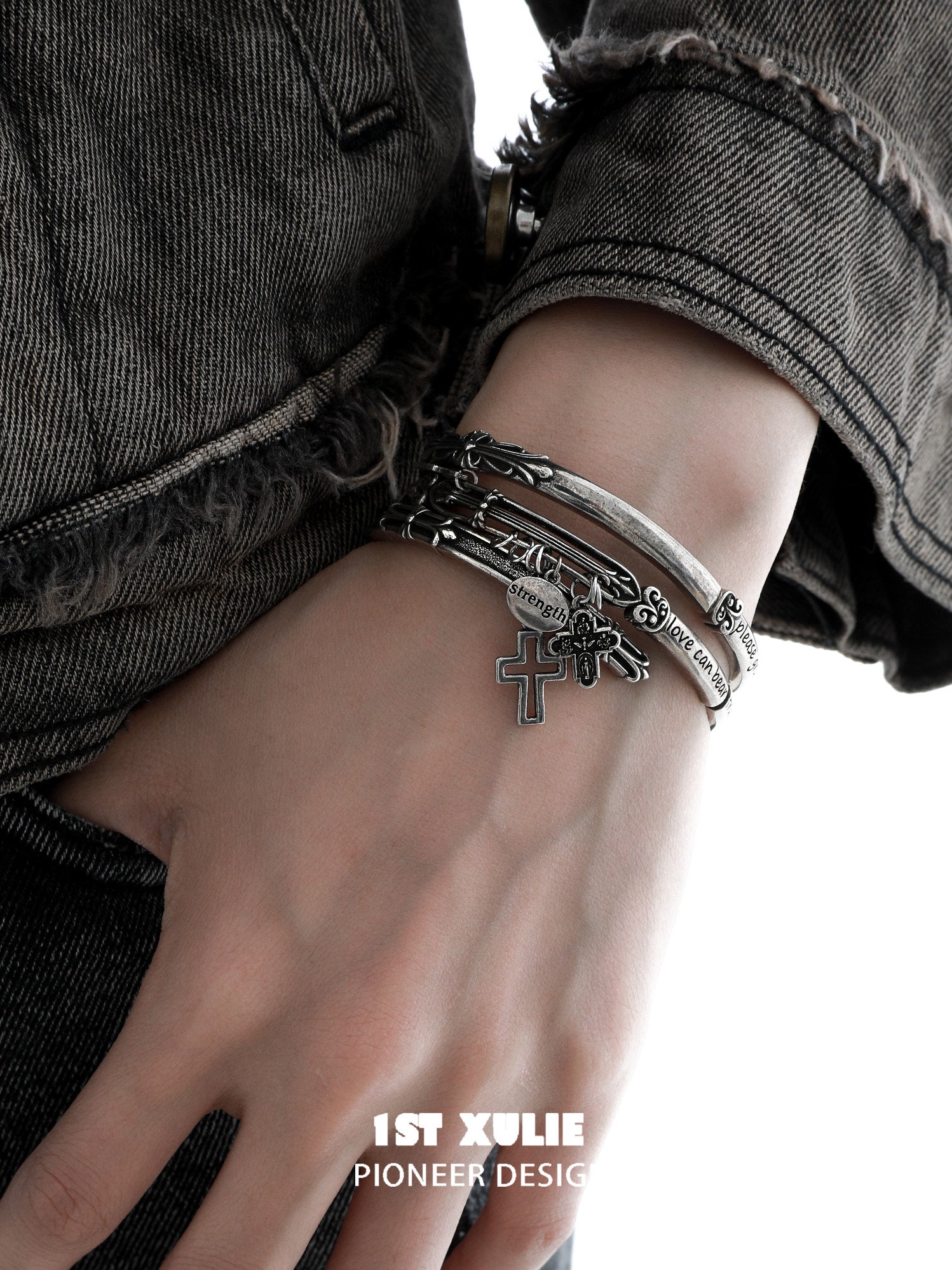 1STXULIE Superior Niche Iris Collection Vintage Bracelet T5863