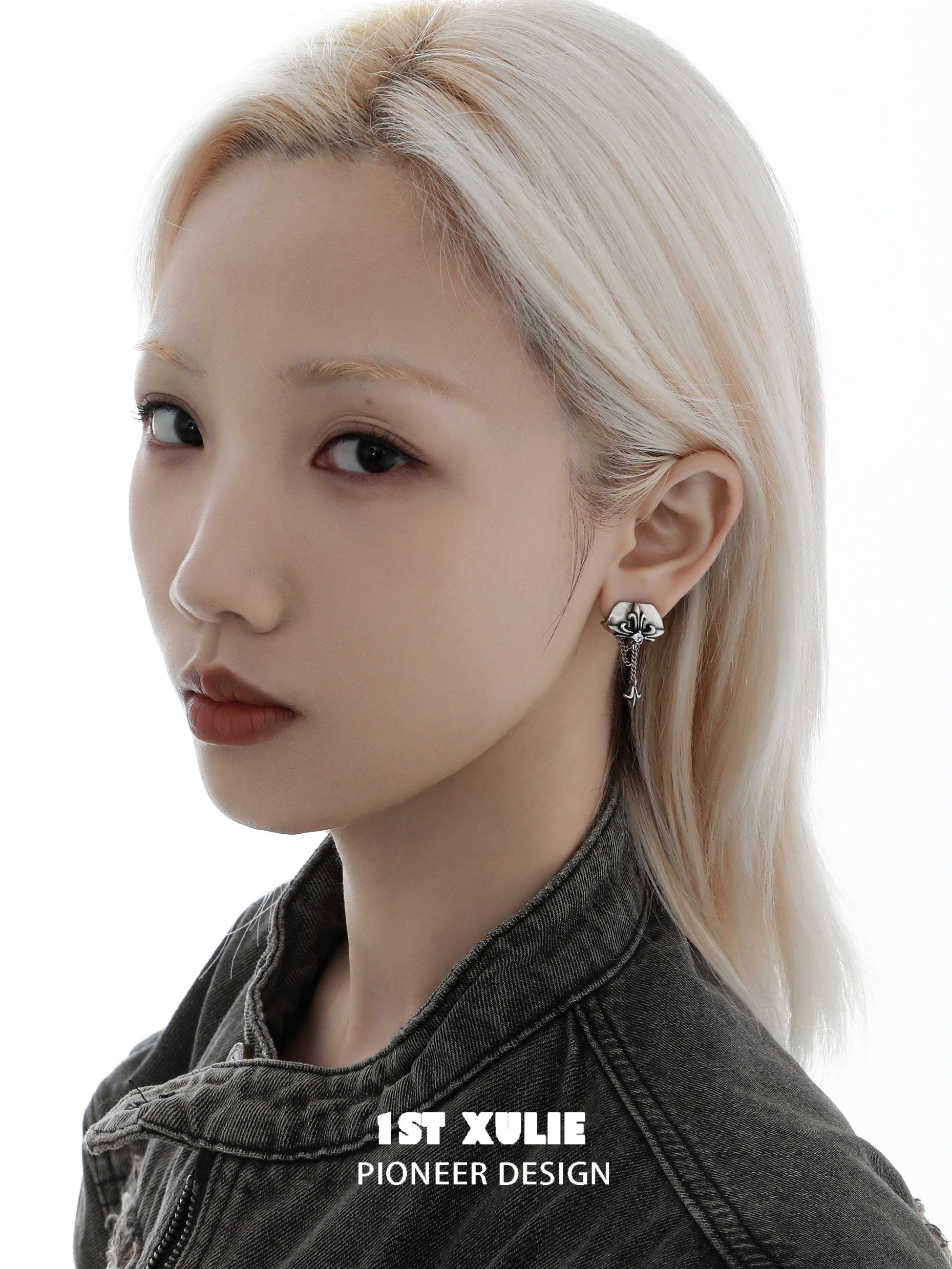 1STXULIE Superior Niche Iris Collection Gothic Retro Stud Earrings T5881