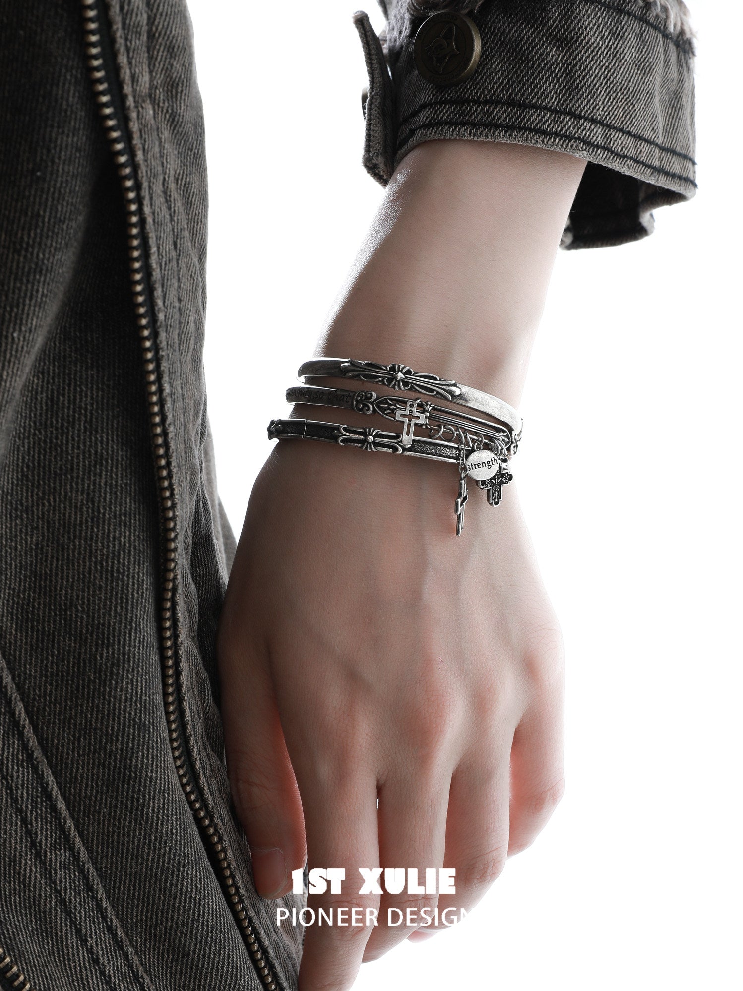 1STXULIE Superior Niche Iris Collection Vintage Bracelet T5863
