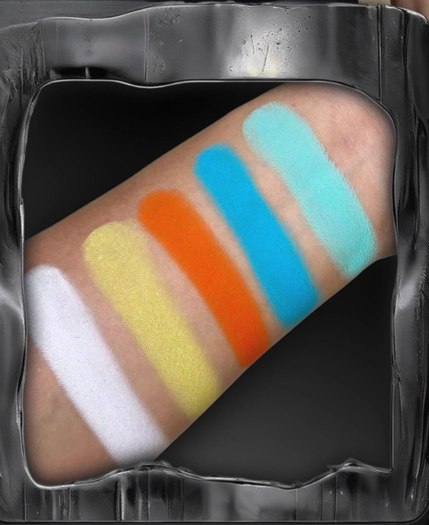 EXILEJOY Color Difference Collection Black Eyeshadow Palette T5217
