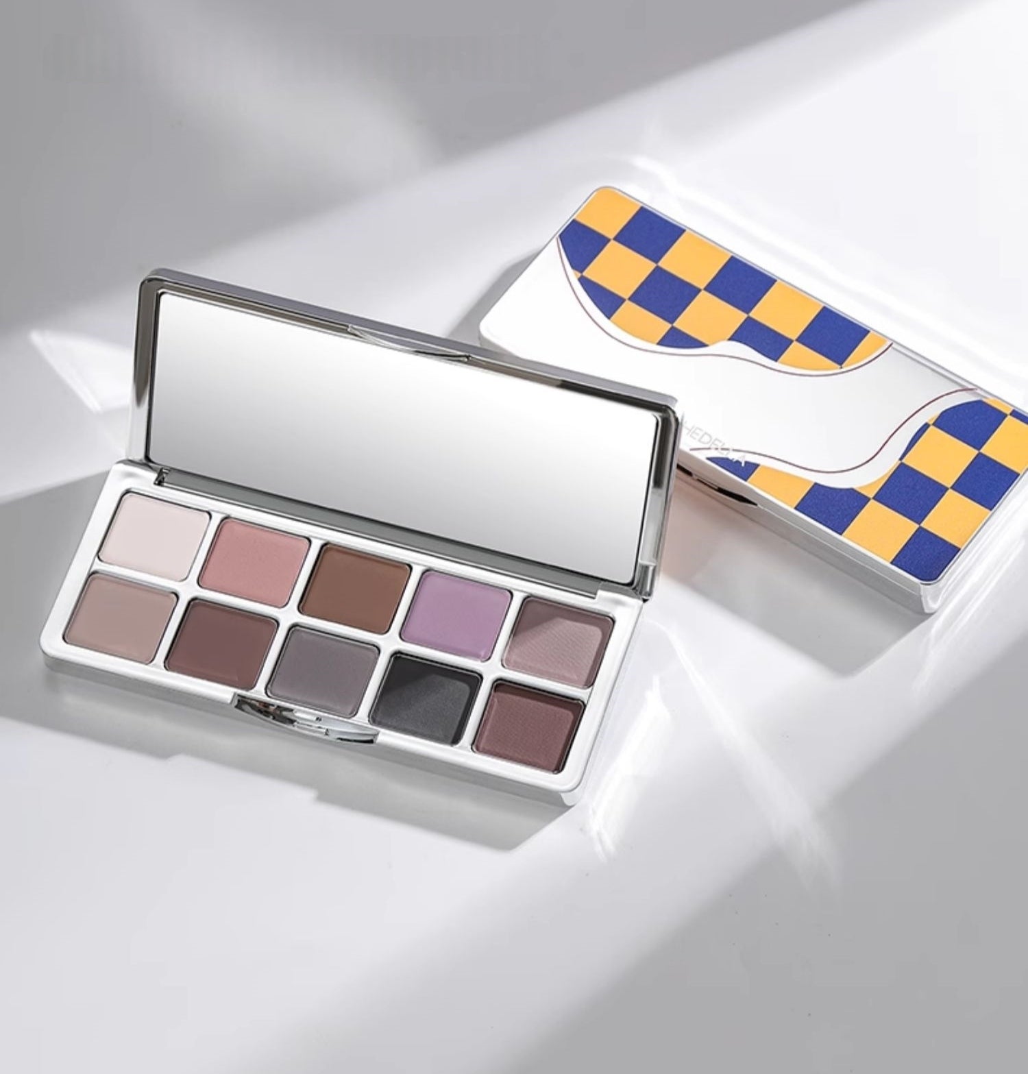 SheDella Checkerboard 10-color Eyeshadow Palette T4449