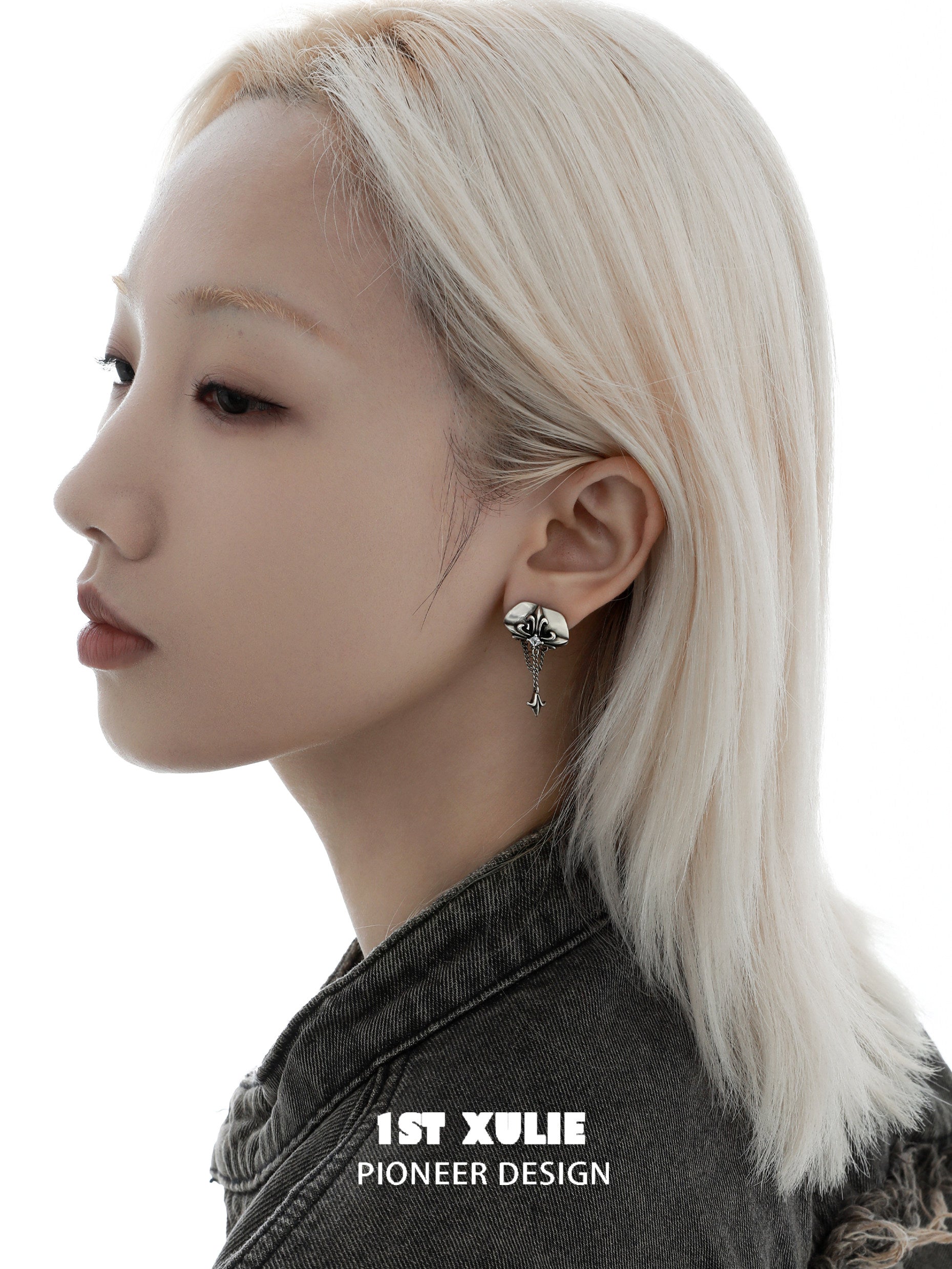 1STXULIE Superior Niche Iris Collection Gothic Retro Stud Earrings T5881