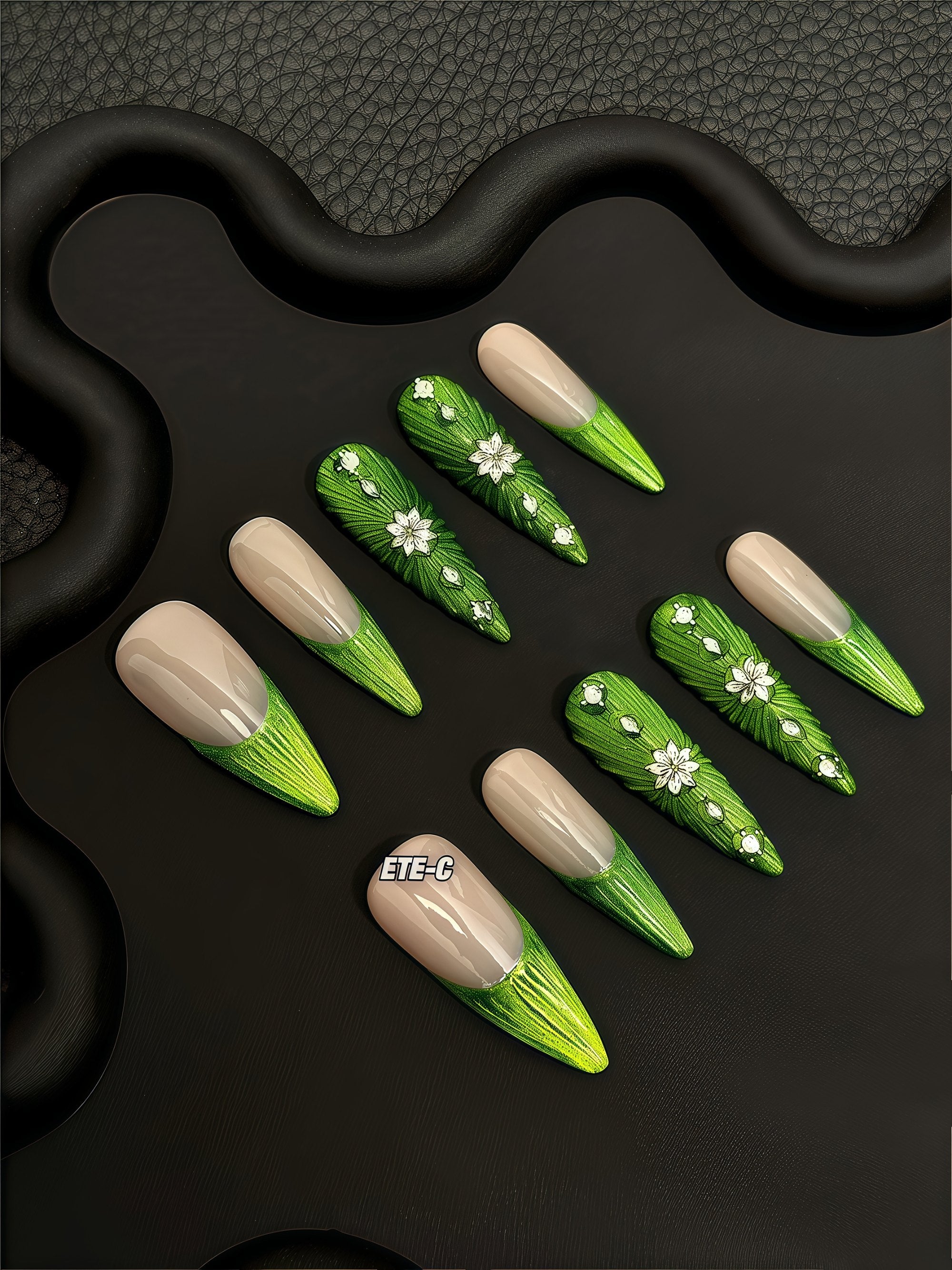 ETERNITY'C Handmade Custom Baroque Wizard of Oz Pressed On Wearable Nails T5038