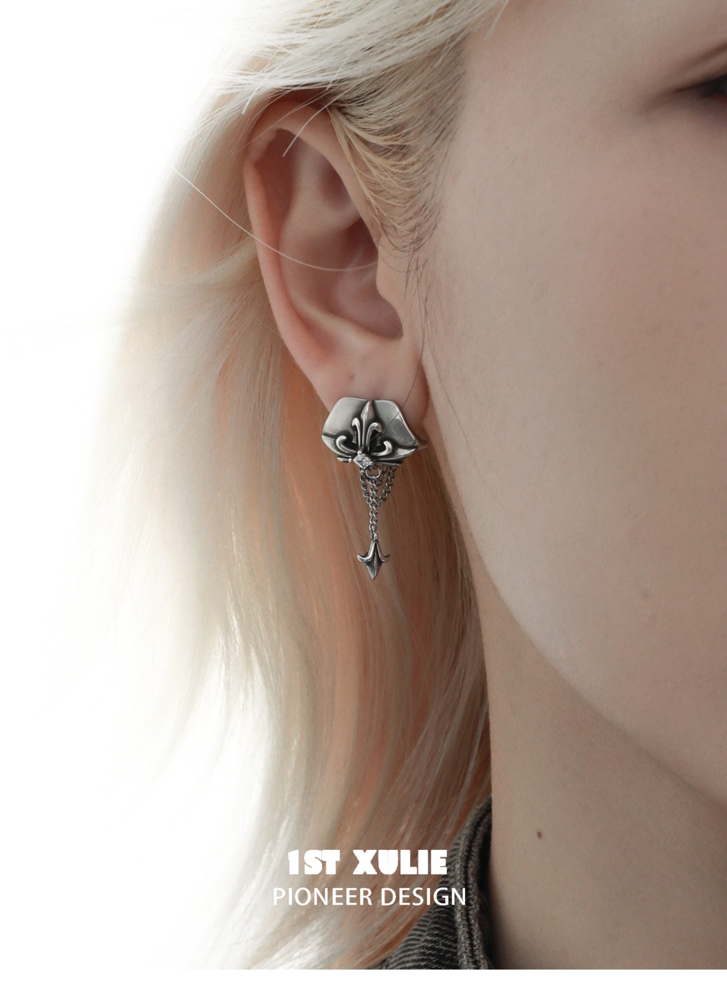 1STXULIE Superior Niche Iris Collection Gothic Retro Stud Earrings T5881