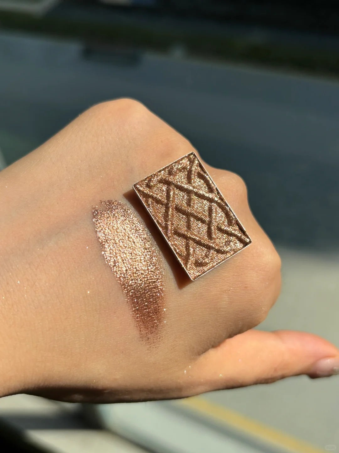 Cold N Wild Metallic Pearlescent Shimmer Eyeshadow #P04 Cool Champagne T5224