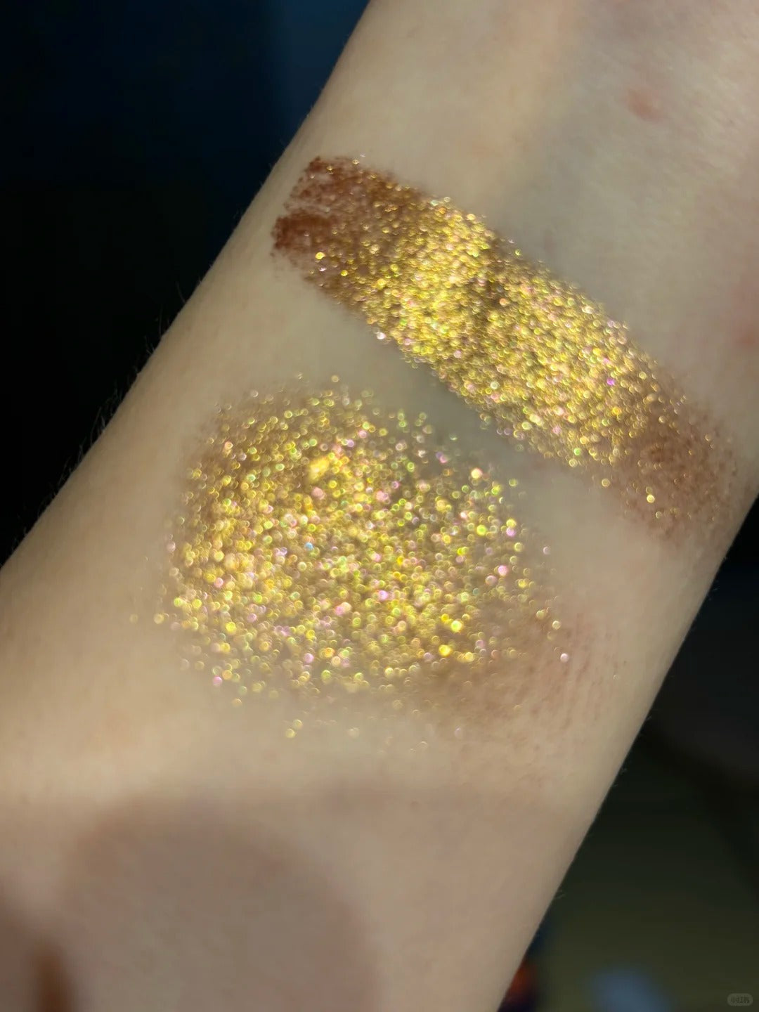 Cold N Wild Metallic Pearlescent Shimmer Eyeshadow #P05 Noble Gold T5225
