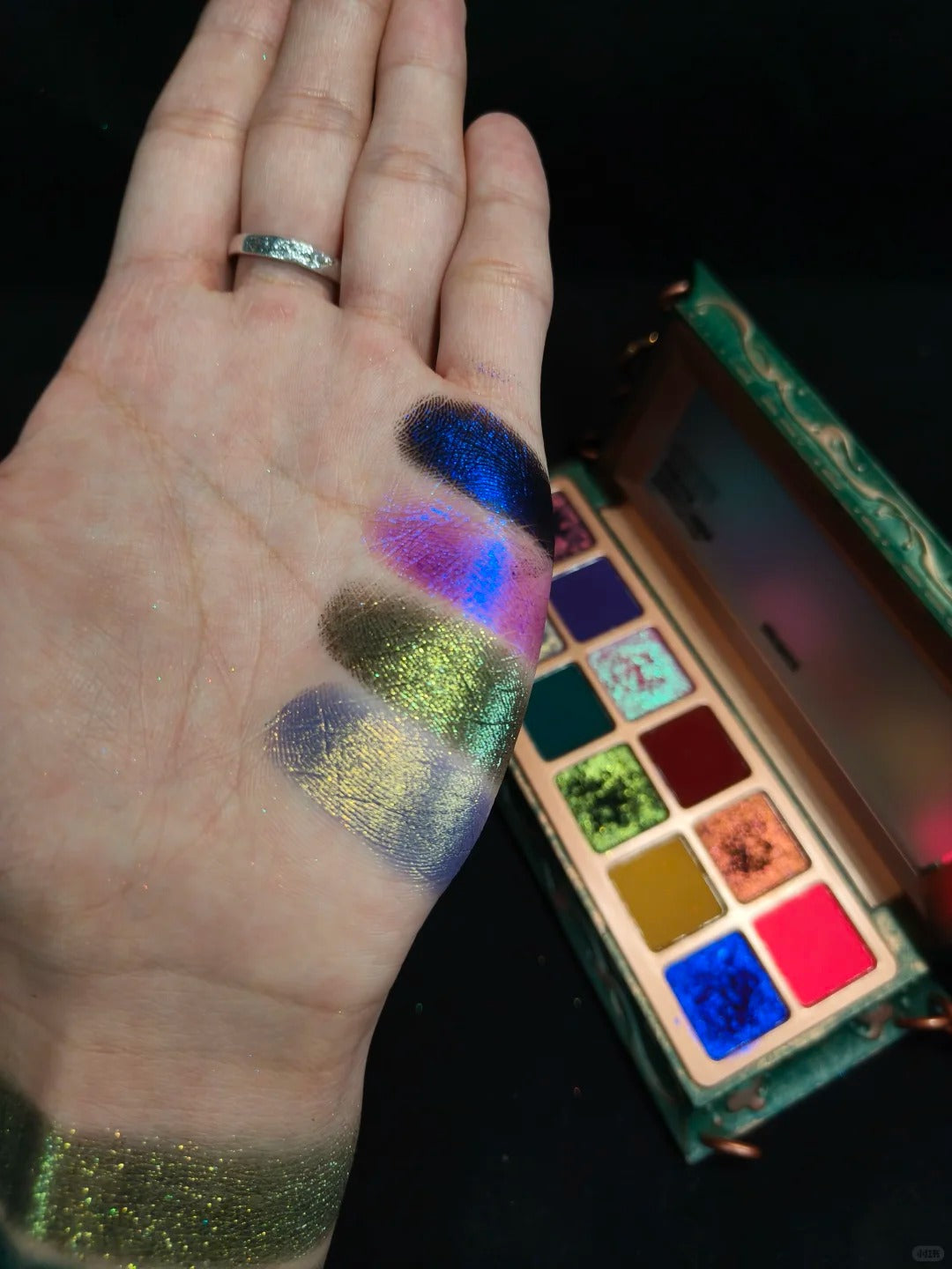 SUGAROCK Epic Edge 12 Color Eyeshadow Palette T5351