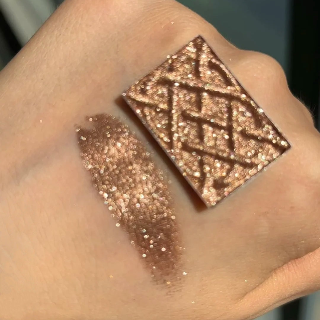 Cold N Wild Metallic Pearlescent Shimmer Eyeshadow #P04 Cool Champagne T5224