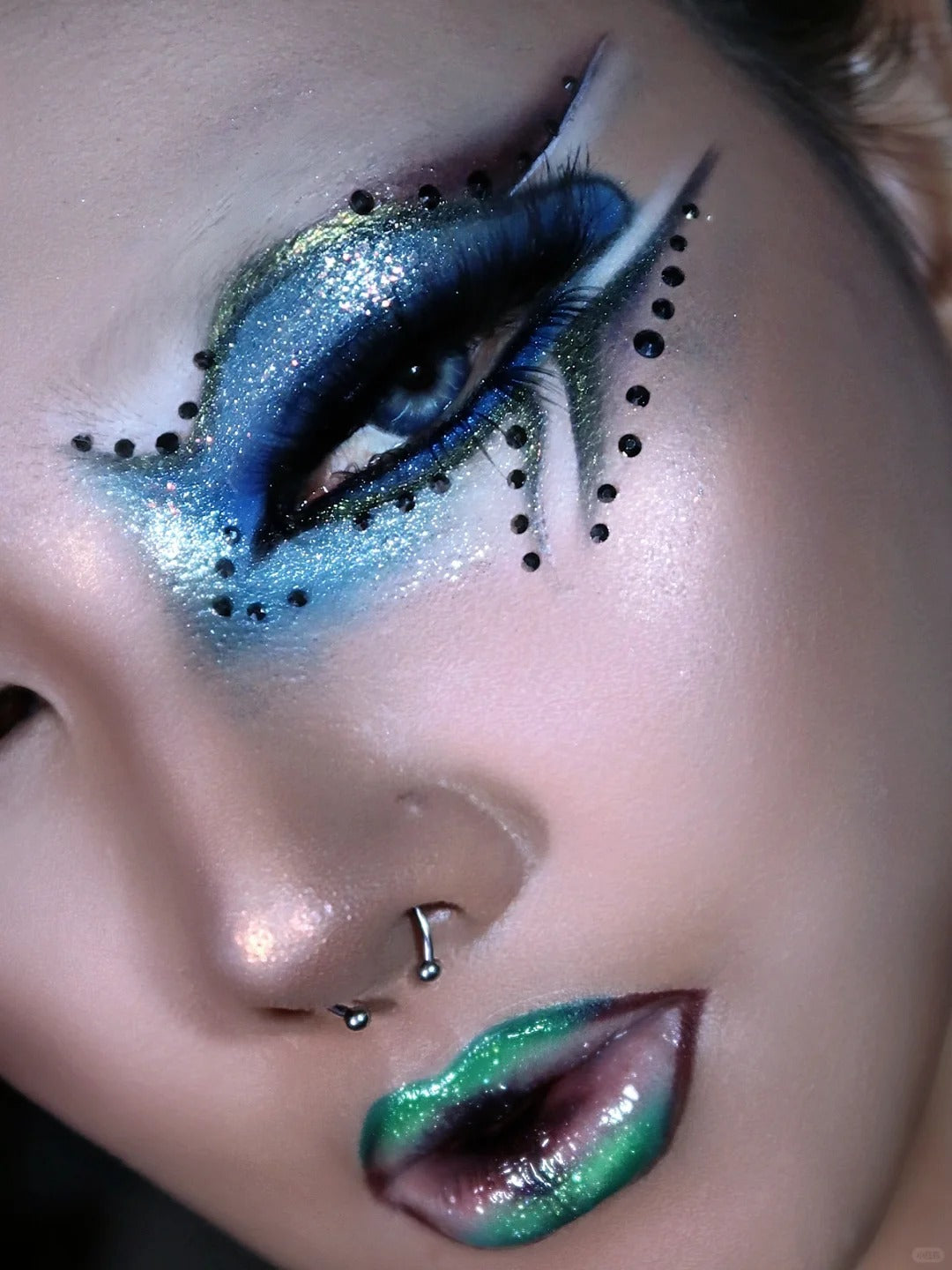 لوحة ظلال العيون "ذا يو كوزماتيكس" 9 ألوان "تشاميليون" T4080