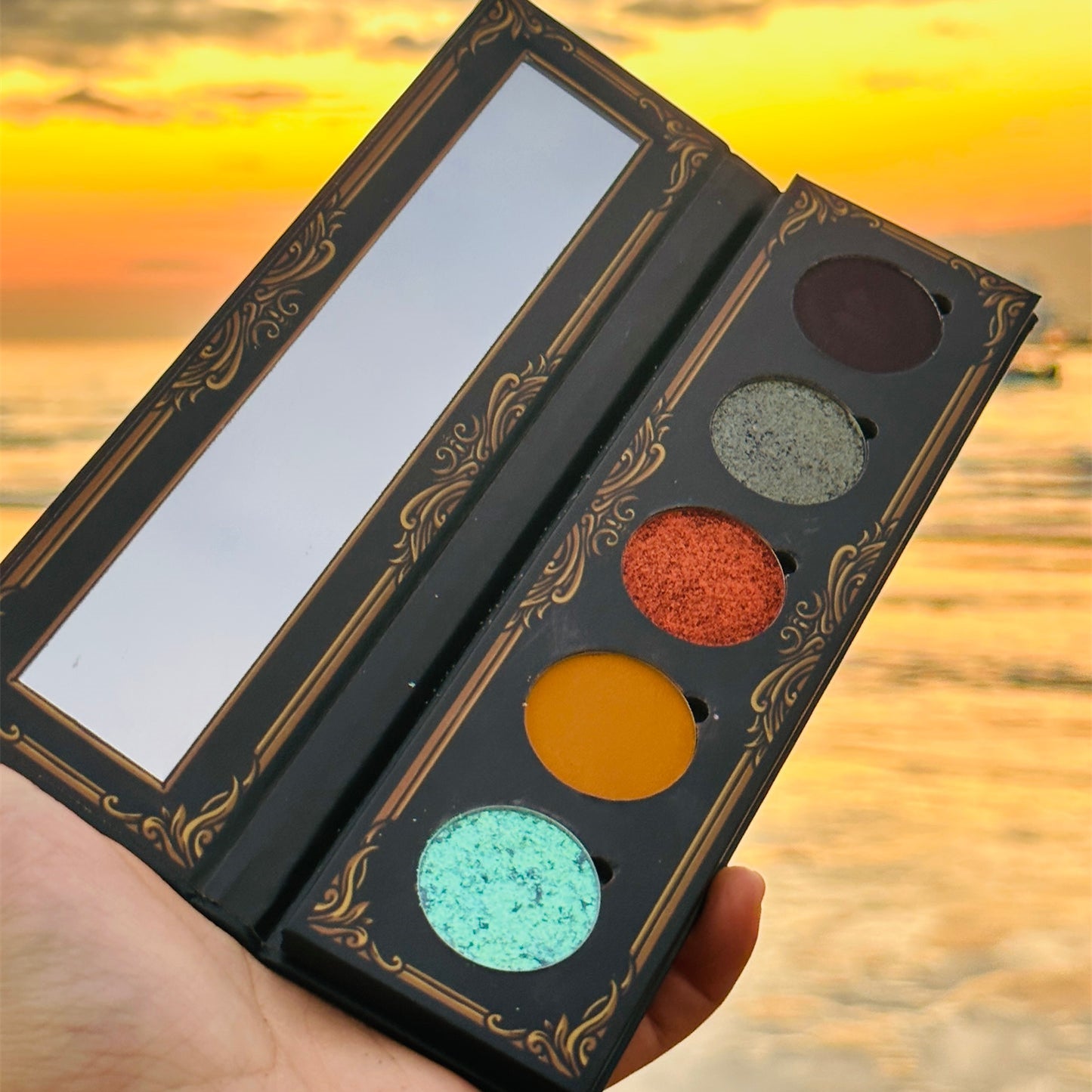 SHELLWE MAKEUP Wulfa Chameleon Eyeshadow Palette T3931