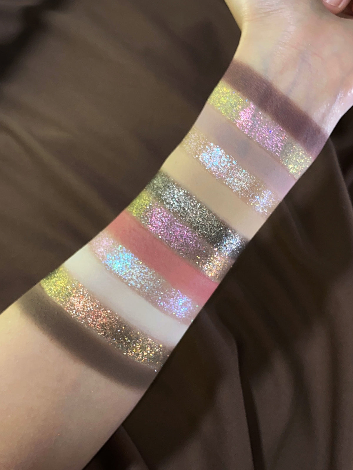 [Sale on Oct 31, 12Pm EST] KRYPTEIN COSMETICS Pâtisserie Chameleon Eyeshadow Palette T6071