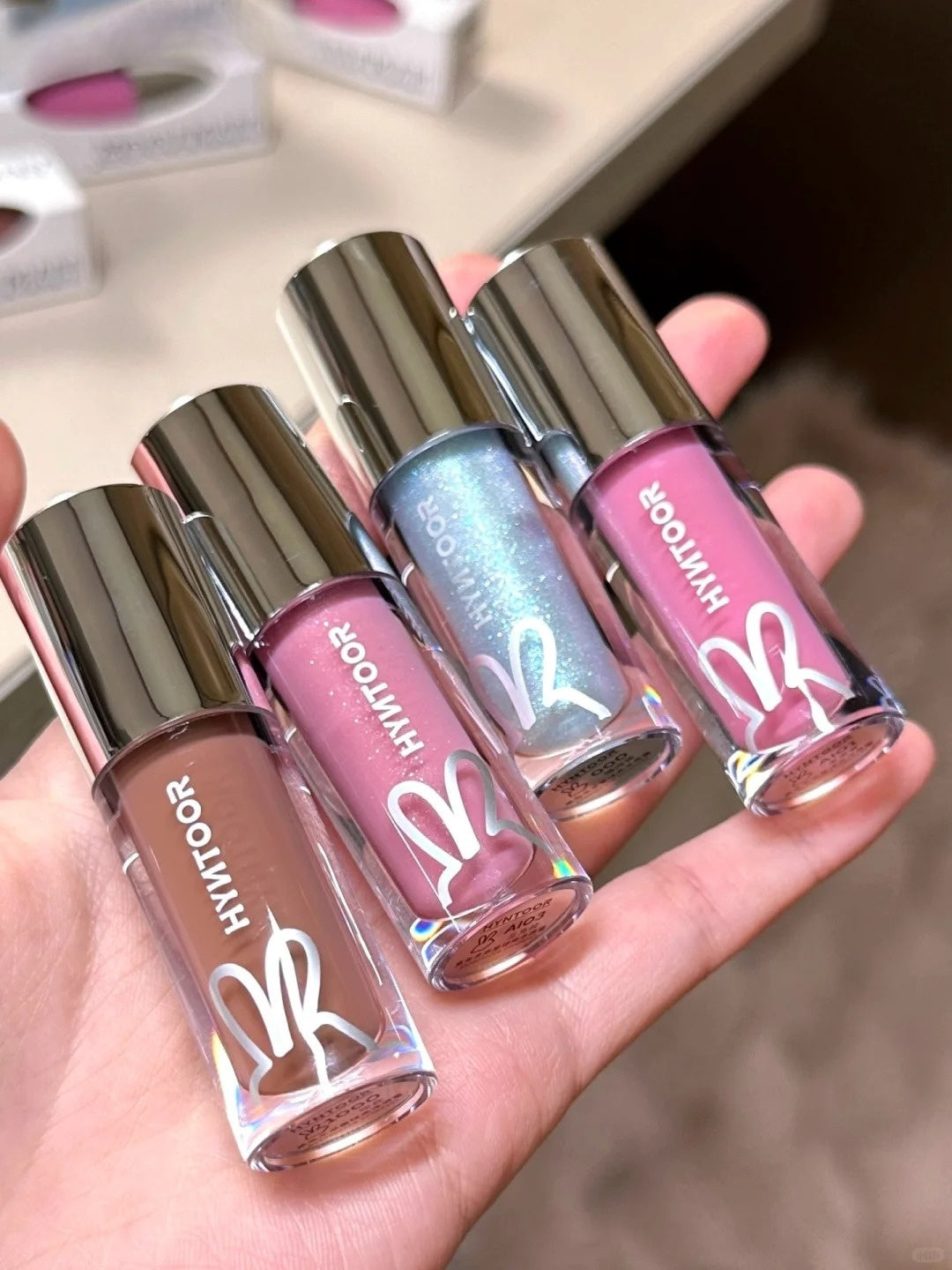 HYNTOOR Future Planet Shimmer Mirror Lip Gloss T4419