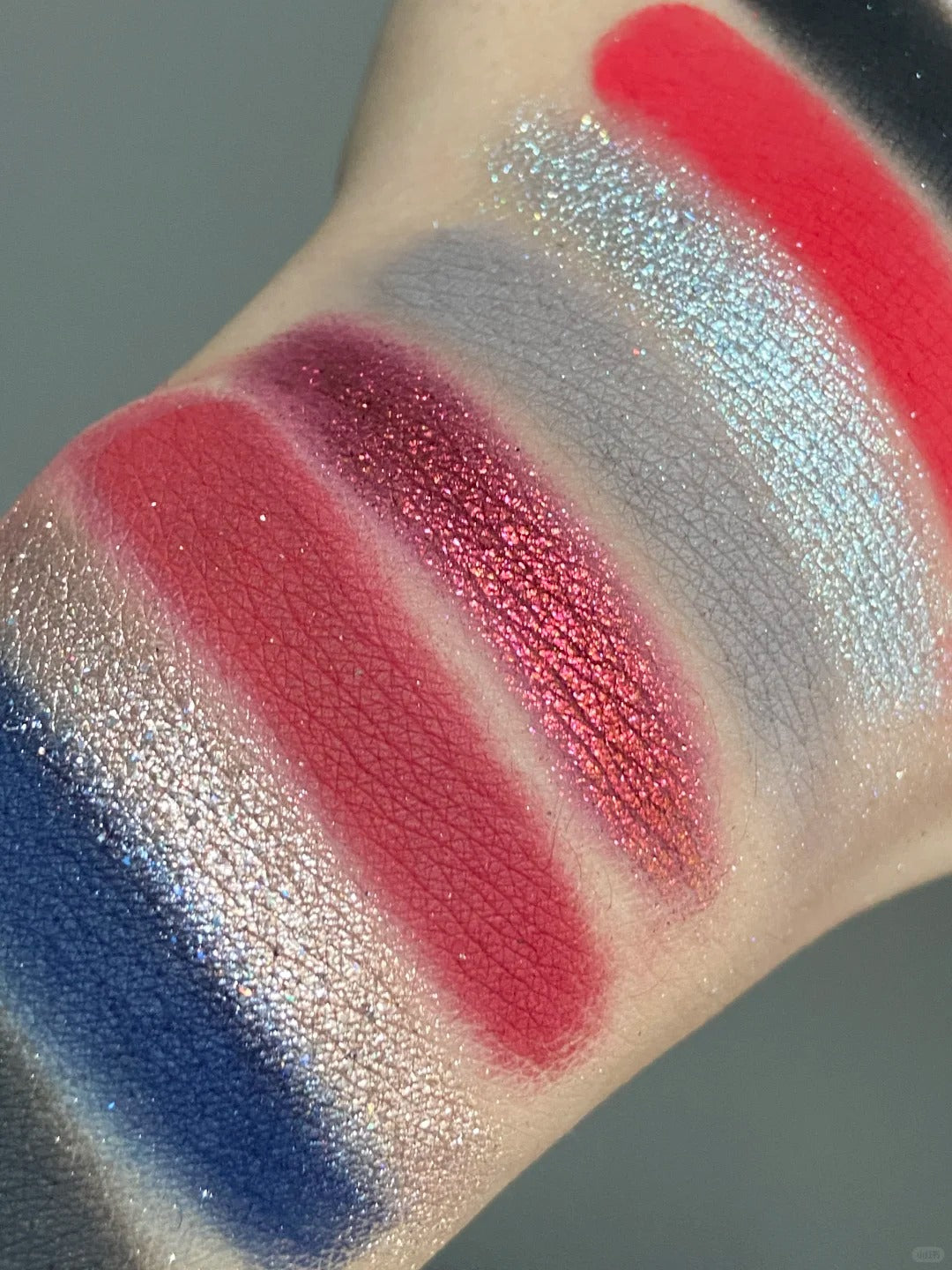 SHELLWE MAKEUP X freya86 PUNK BUNNY Chameleon Eyeshadow Palette