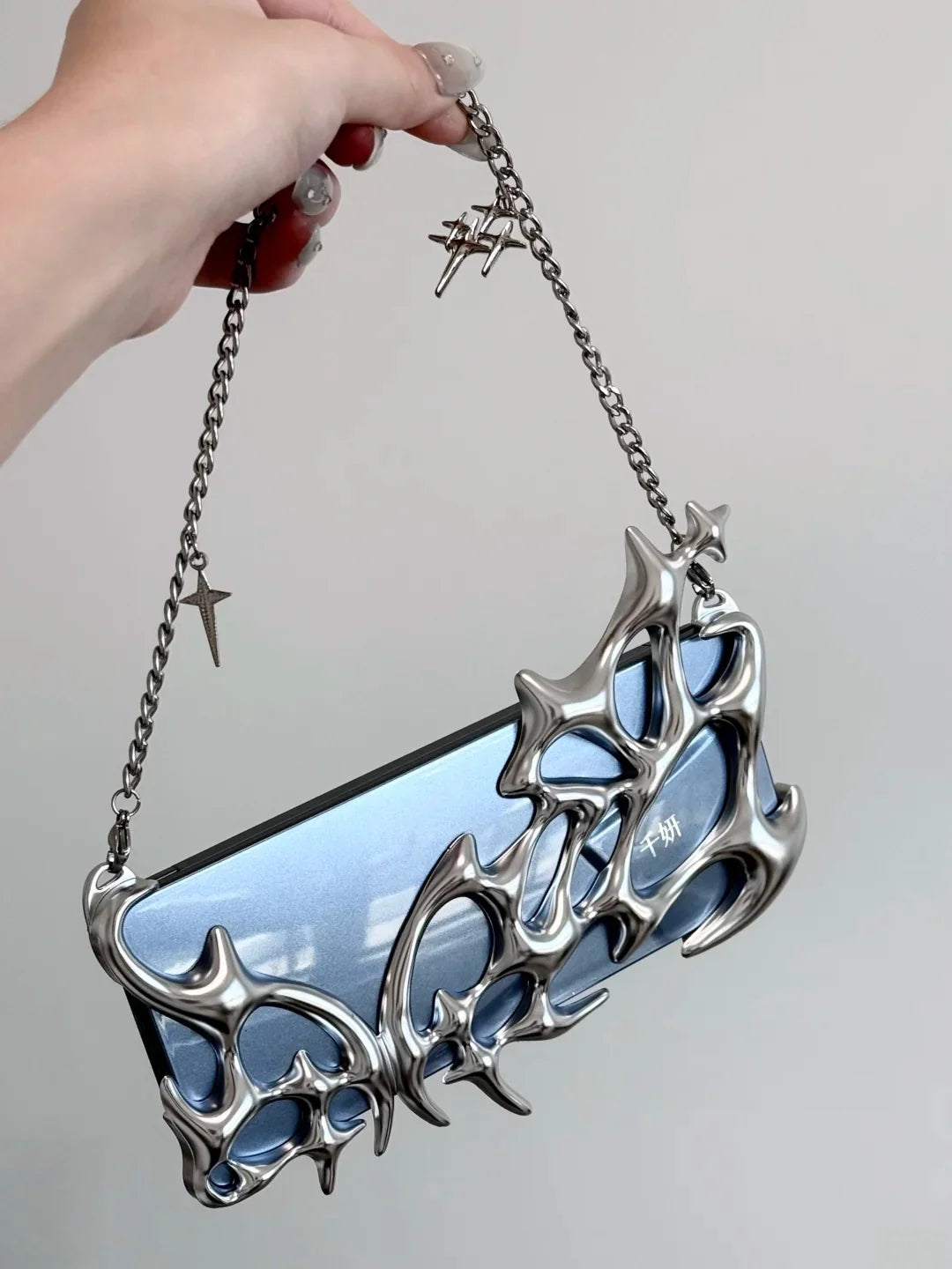 QianYan Breaking Cocoon Collection Hand Holding Mirror & Sphenoid Bone Pendant T5125