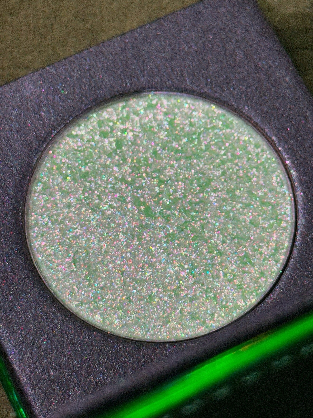 KRYPTEIN COSMETICS Emerald Chameleon Highlighter T5154