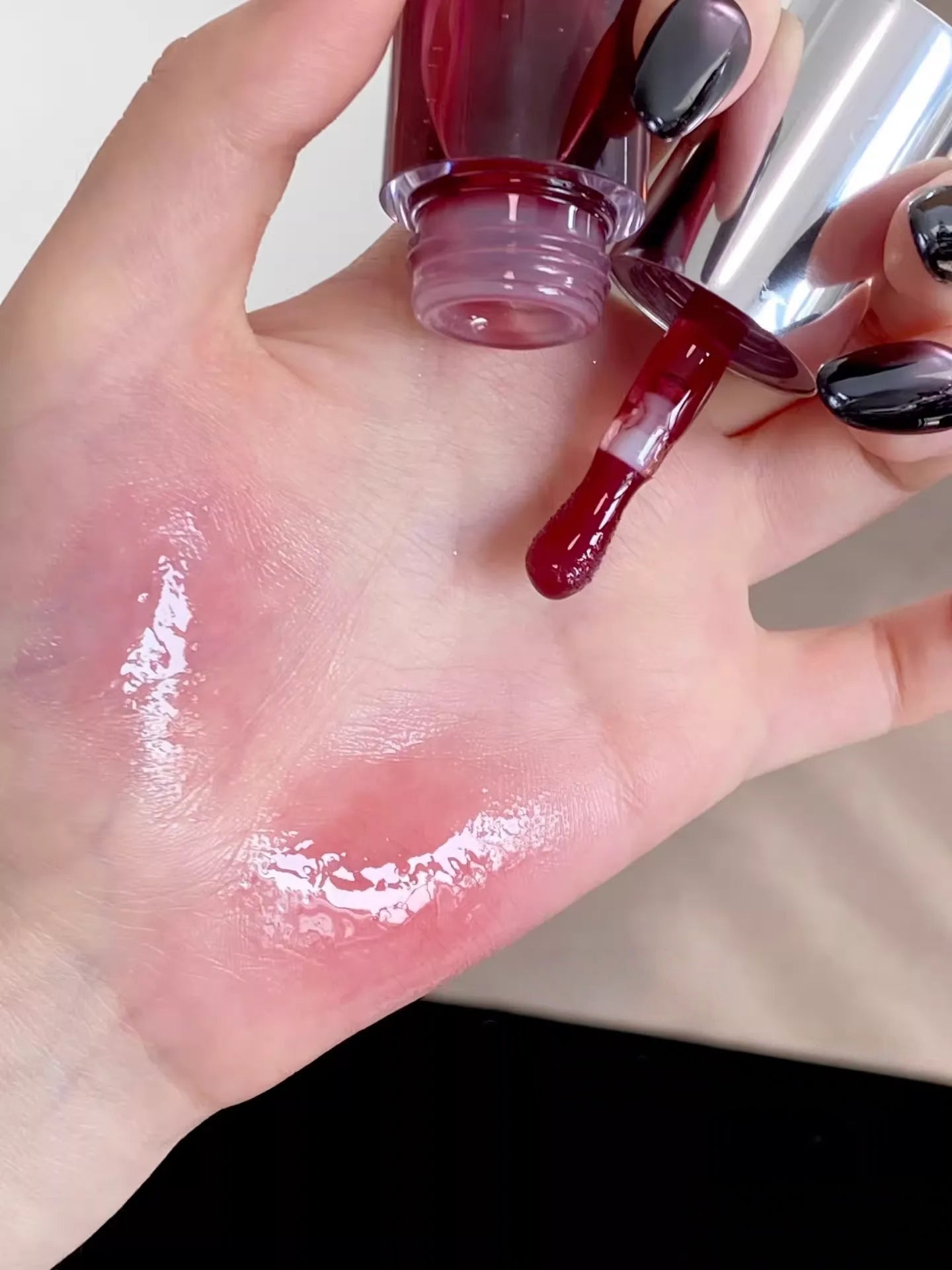 Girlcult Super Moist Essence Lip Oil #Y01 Seal Your Heart T5456