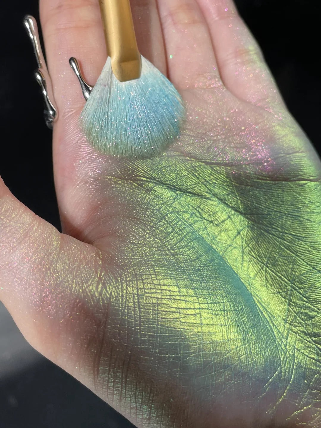 DE'LANCI Daydream Holographic Chameleon Eyeshadow T4096