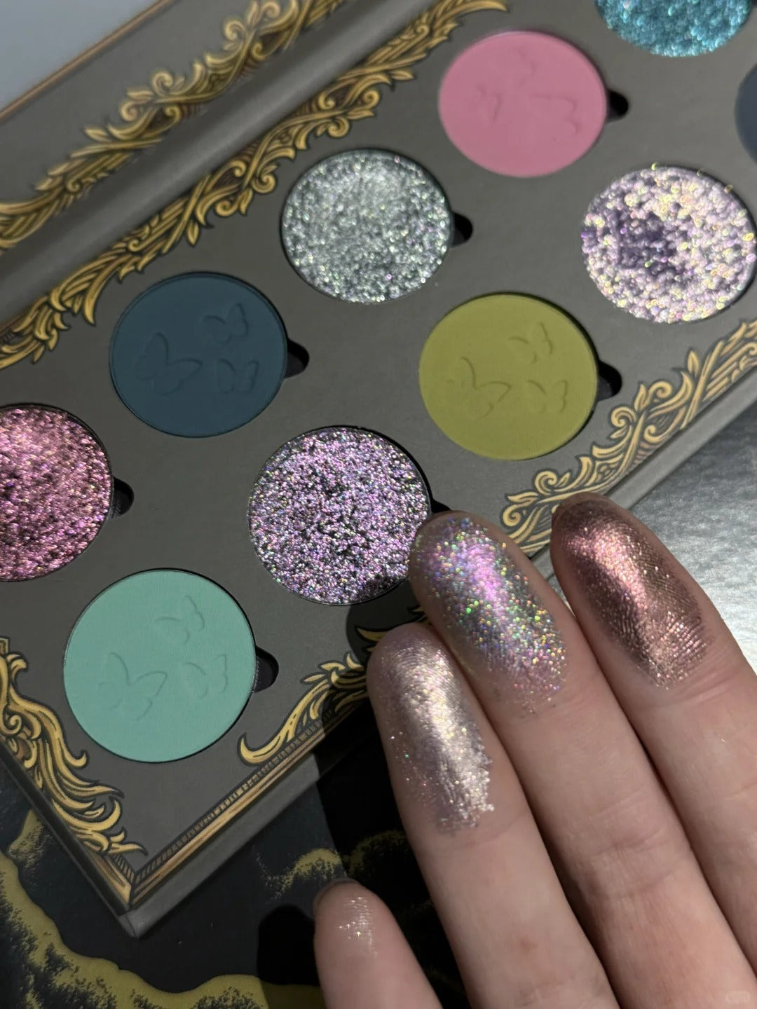 SHELLWE MAKEUP FARASHA Butterfly Fairy Chameleon Eyeshadow Palette T4206