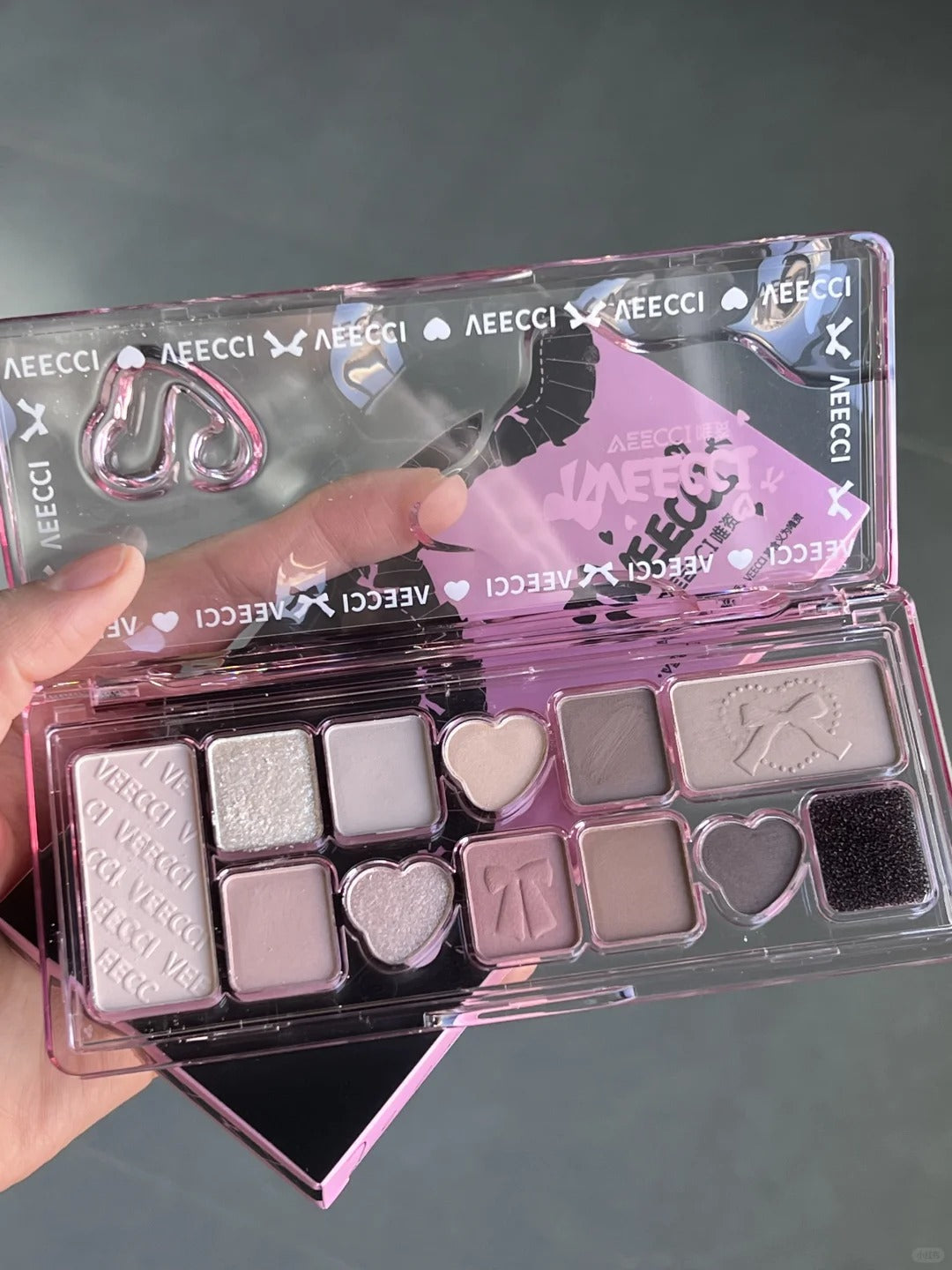 VEECCI Ribbon Fantasy 11-color Multi-use Eyeshadow Palette T4515