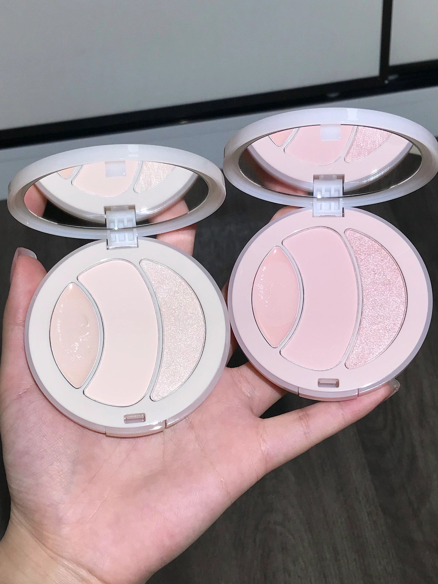 INTO YOU Matte & Pearlescent Highlighter Palette T3767