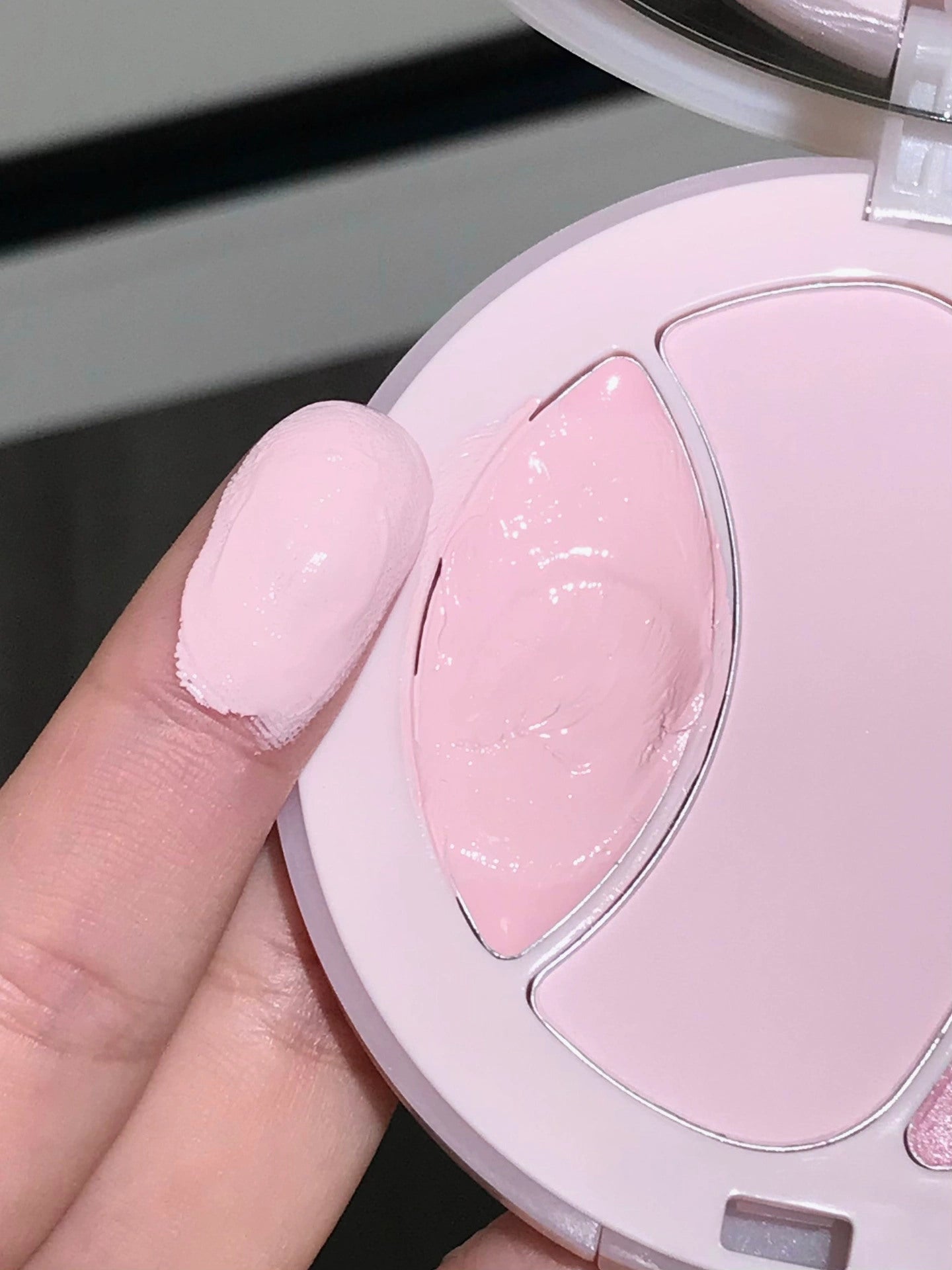 INTO YOU Matte & Pearlescent Highlighter Palette T3767