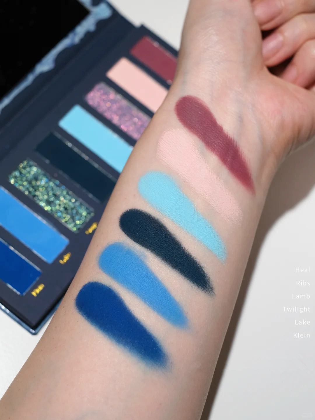 Narimi Blue Twilight Dawn 8-Color Eyeshadow Palette (6.0) T3947