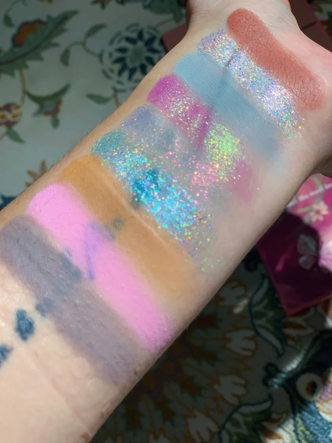 SheenEffect X NIKESANSAN Dream Love Chameleon Eyeshadow Palette T3873