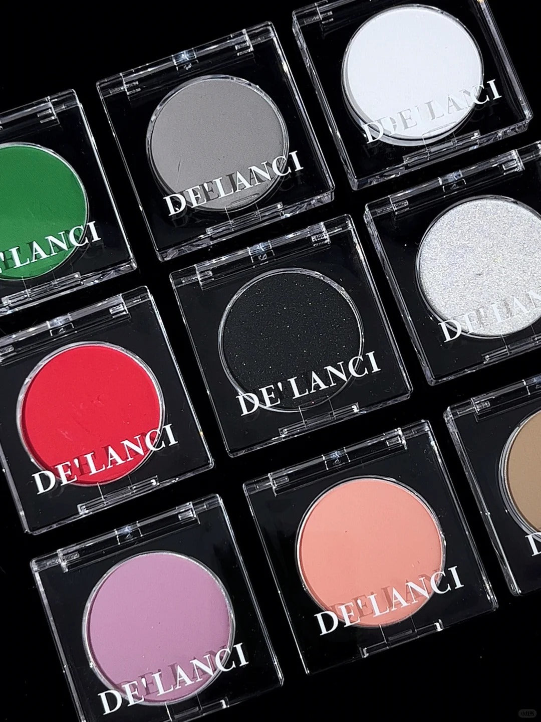 DE'LANCI Beautiful Planet 9 Colors Monochrome Eyeshadow T4110