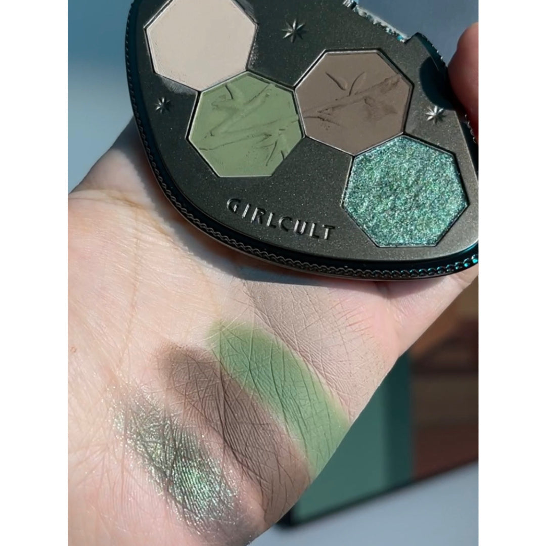 Girlcult SCI-FI MYTHOLOGY Series Holographic Eyeshadow Palette T3057